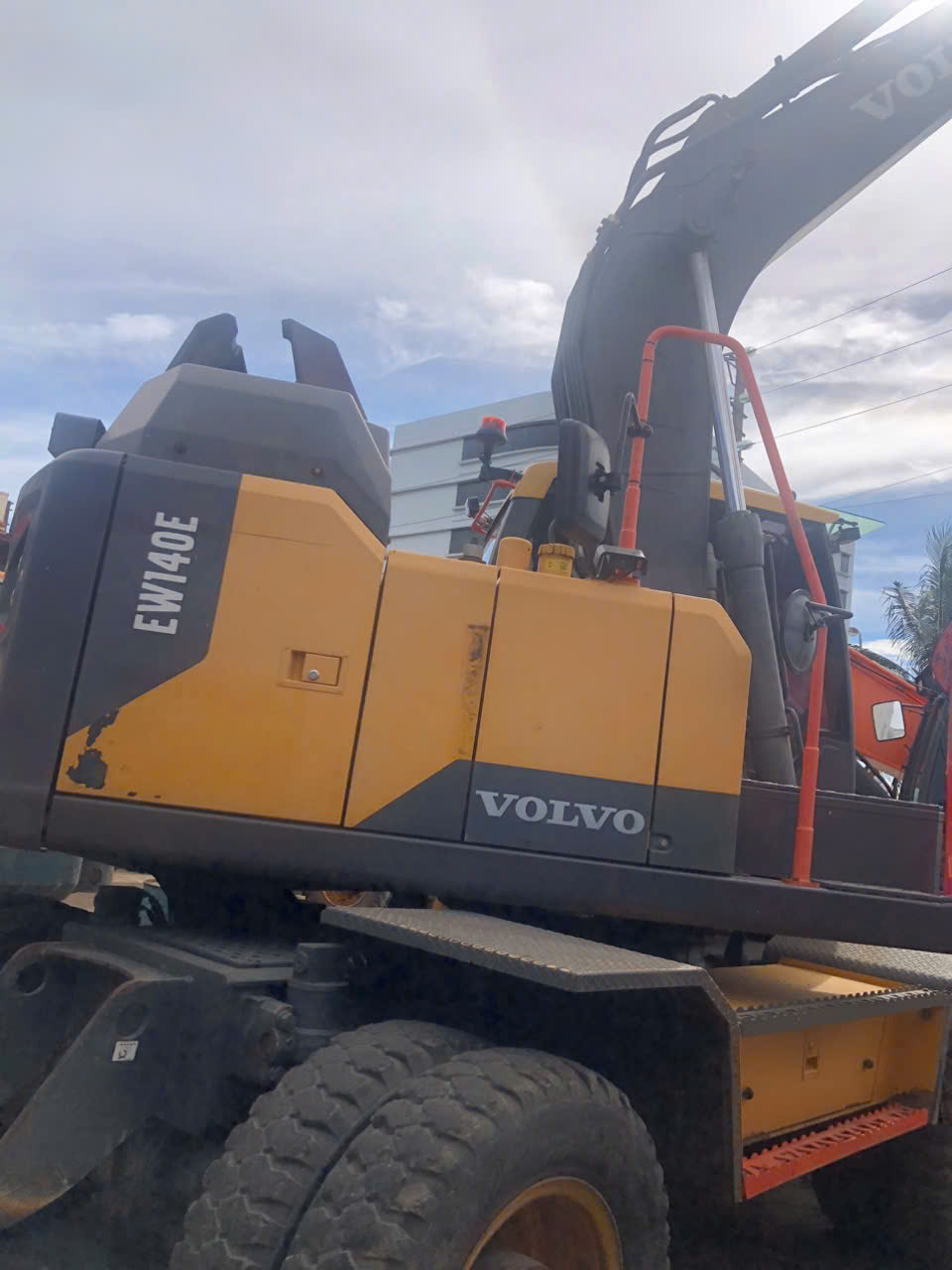 Máy đào bánh lốp Volvo EW140 (2016) - ảnh 7